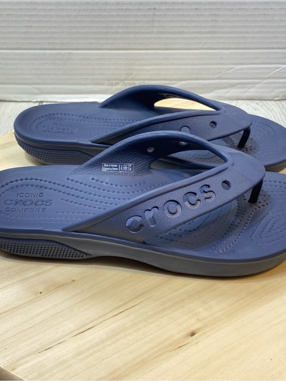 Crocs Women's Size 10 Navy Blue Iconic Comfort Flip Flop Sandals Thong Shoes